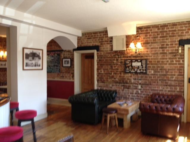 The Half Moon Inn Woking Bagian luar foto